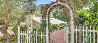 Cozy Escondido Escape Near Hiking & Downtown!