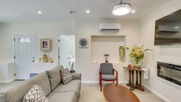 House (1 Bedroom) | Interior