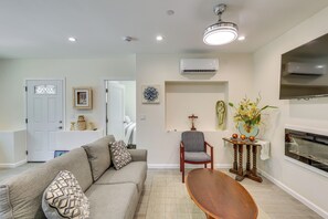 House (1 Bedroom) | Interior