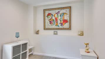 House (1 Bedroom) | Interior