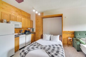 Apartment (0 Bedroom) | Interior