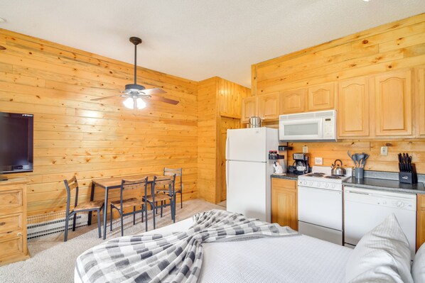 Apartment (0 Bedroom) | Interior - 2 Mi to Granby Ranch: Mtn Condo w/ Hot Tub! (Granby)