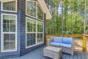Interior - Tree-lined Cabin w/ Grill in Penrose! (Penrose)