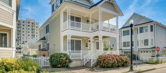 Sunny Atlantic City Home: Walk to Beach!