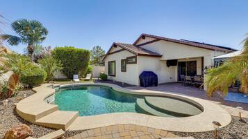 Rumah (3 Bedrooms) | Bagian depan properti