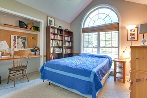 3 間臥室、筆電工作空間、熨斗/熨衣板、床單