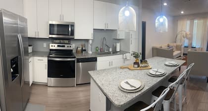 "Luxury 2-Bed Oasis in DFW "/Pet Friendly