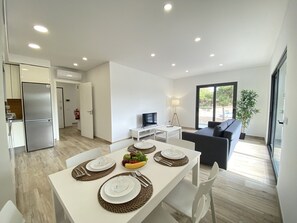 Dining - QUARTEIRA MODERN by HOMING (Quarteira)