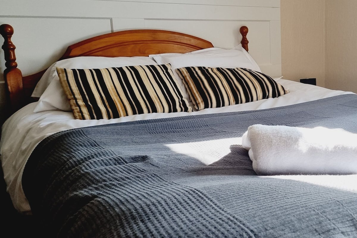 Double or Twin Room | Desk, laptop workspace, iron/ironing board, WiFi (free)