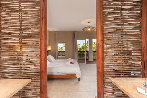 Villa Kyneos, prestigious villa on the beach at Cap Est Martinique 
