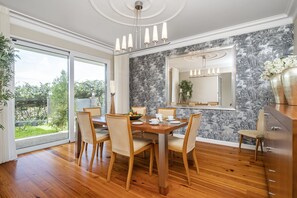 Dining - Casa Olimpo by Homie (Estreito Câmara de Lobos)