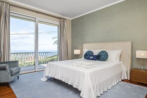 4 bedrooms, iron/ironing board, travel cot, free WiFi - Casa Olimpo by Homie (Estreito Câmara de Lobos)