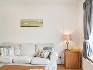 Fireplace - Discover coastal living in this charming bungalow located in Cornwall. (Port Isaac)