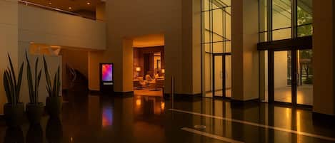 Suite | Lobby