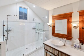 Shower, hair dryer, towels, soap - Coastal Breeze: Heated Pool, 3.5 Bathrooms, Restoring Galveston TV Show (Galveston)