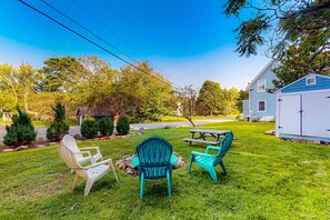 Outdoor dining - Dog-friendly 2-story home near the ocean with firepit, washer/dryer, deck, & AC (Mount Desert)