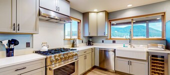 Charming Craftsman Escape Minutes from Snowbowl