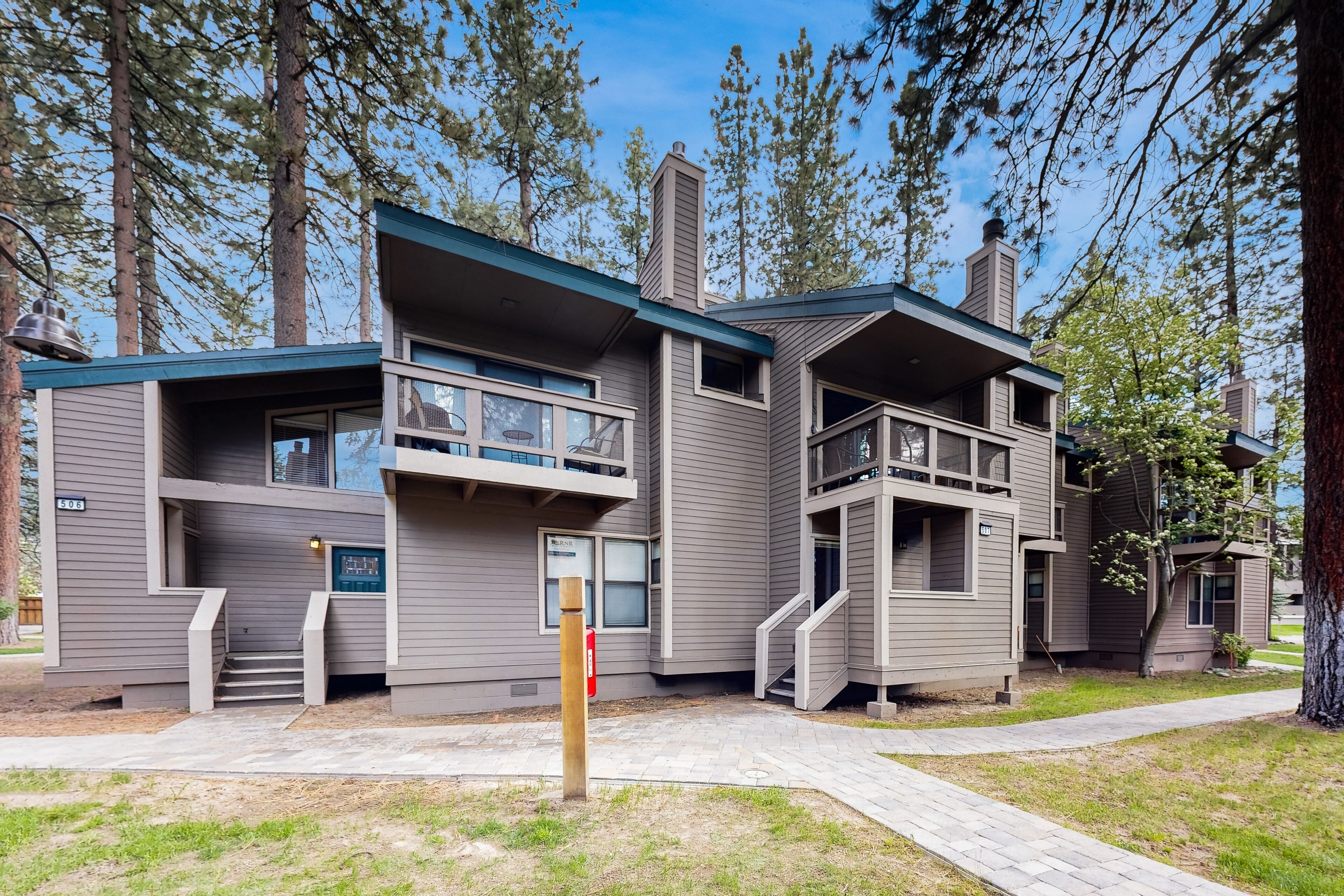 Quintessential Heavenly basecamp at Lakeland Village with amazing amenities