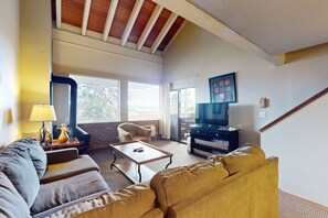 Télévision, cheminée