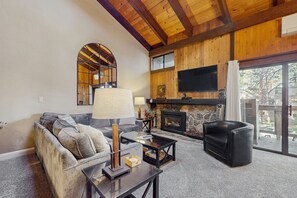 TV, fireplace - Cozie home with a stone fireplace near Ski Run Marina/new mini split a/c (South Lake Tahoe)