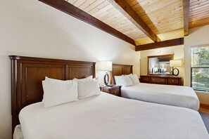 2 bedrooms, iron/ironing board, internet, bed sheets