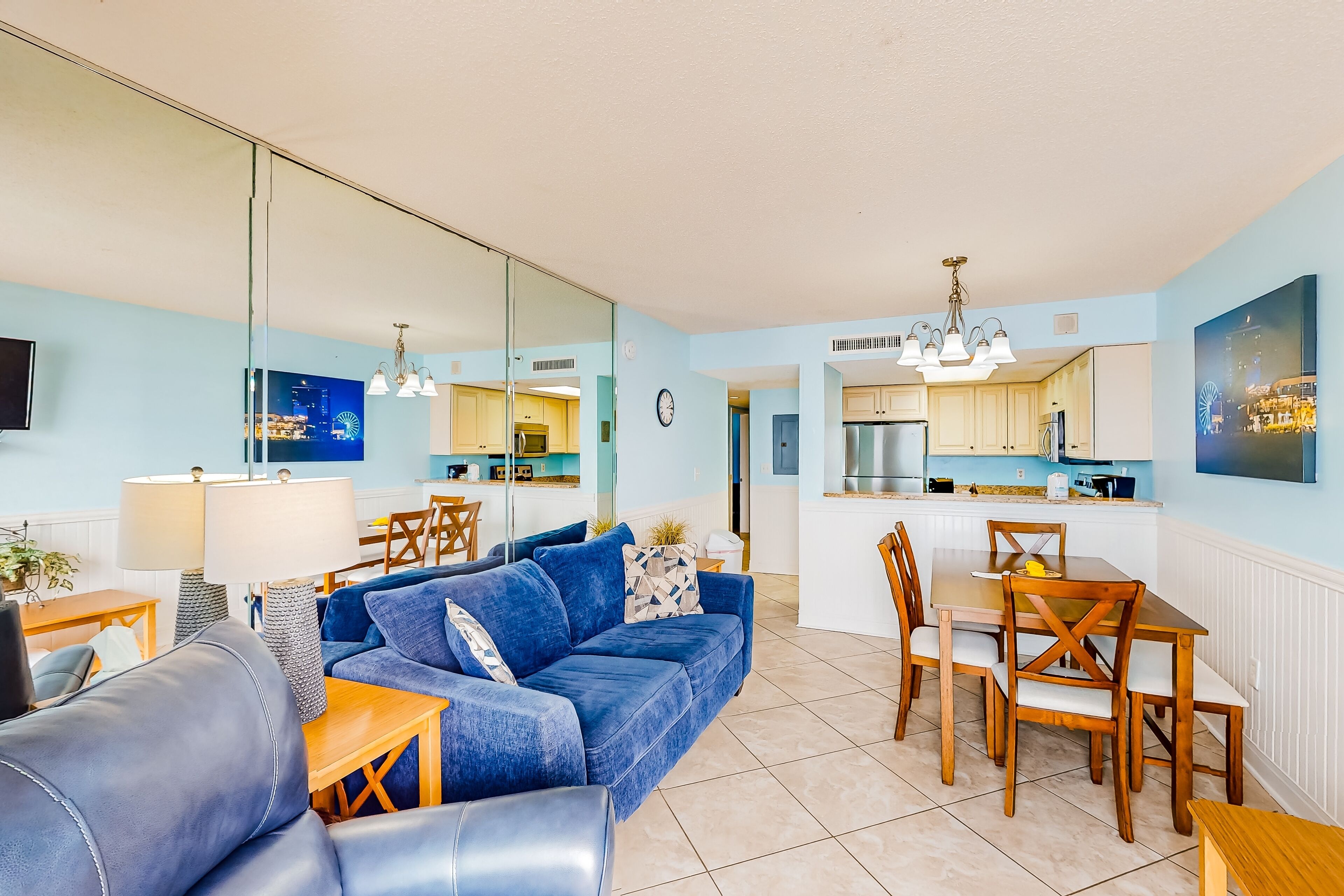 Beachfront condo with ocean views, hot tub, in/outdoor pools, lazy river, W/D