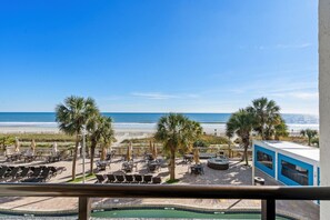 Outdoor dining - Heads Carolina-Caribbean Resort (Myrtle Beach)