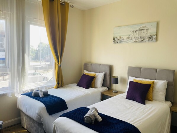 1 habitación, tabla de planchar con plancha, wifi gratis y ropa de cama