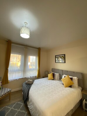 Apartment | 1 bedroom, iron/ironing board, free WiFi, bed sheets - Alphastudio-leeds-walk 2-city-centre-freepark-wifi (Leeds)