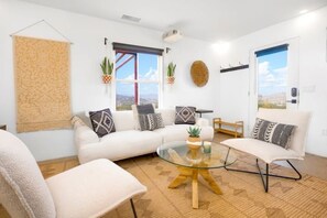 Living area - Stardance Vista peaceful desert home w 360 views (Landers)