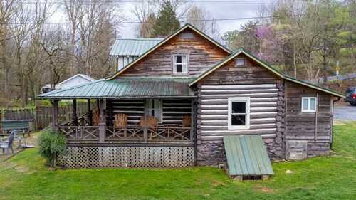 Brown Trout Cabin, Perfect for Anglers w/700ft of S. Holston River Frontage