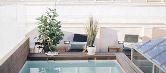 One&Lux Byron Suites