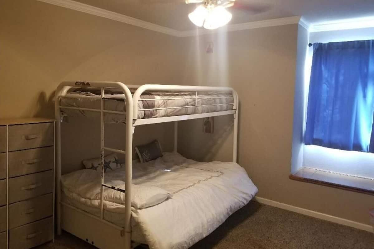 Premium huis | Verduisterende gordijnen, geluiddichte muren