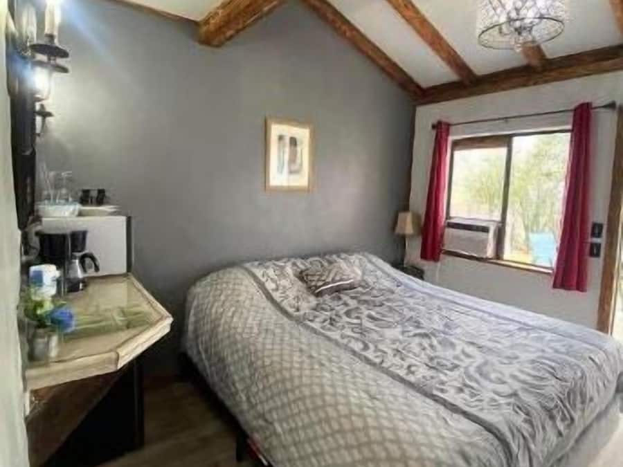 Verdunkelungsvorhänge, schallisolierte Zimmer, Bügeleisen/Bügelbrett