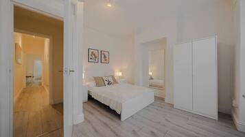 2 soverom, strykejern/-brett, reiseseng for barn og wi-fi