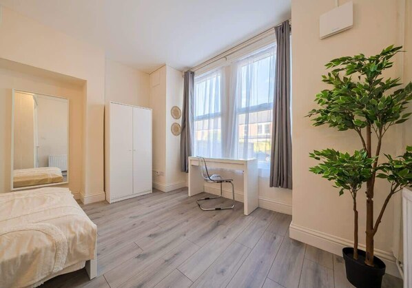 2 bedrooms, iron/ironing board, travel cot, WiFi