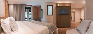 Family Double Room | Minibar, in-room safe, desk, laptop workspace - Village du Lac Hotel (Pomerode)