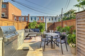 Outdoor dining - 2 Mi to National Mall: Stunning Townhome w/ Patio! (Washington)