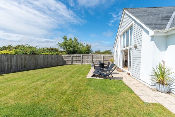 Outdoor dining - The Sheiling - Three Bedroom House, Sleeps 6 (Woolacombe)