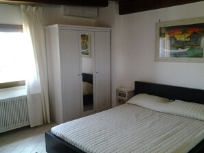 1 sovrum, strykjärn/strykbräda, wi-fi och sängkläder