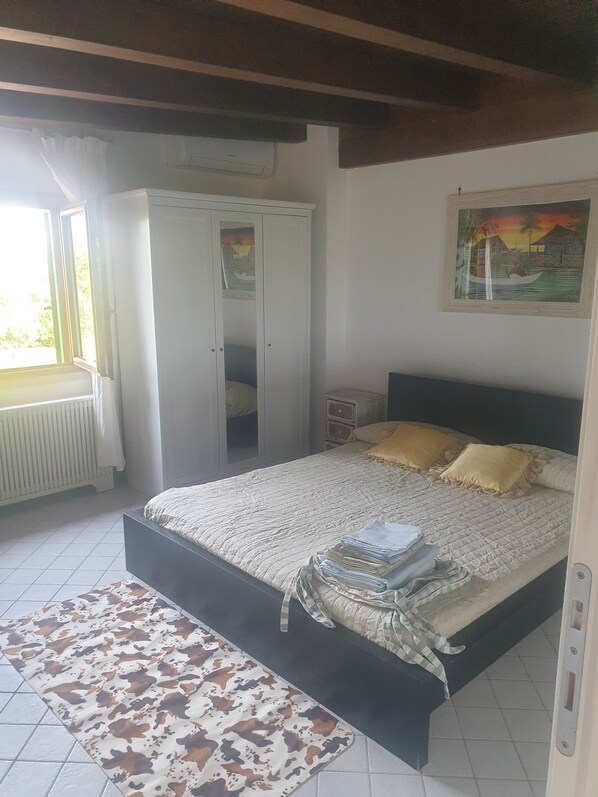 1 sovrum, strykjärn/strykbräda, wi-fi och sängkläder