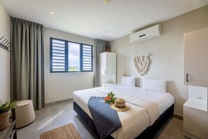 2 bedrooms, internet, bed sheets, wheelchair access