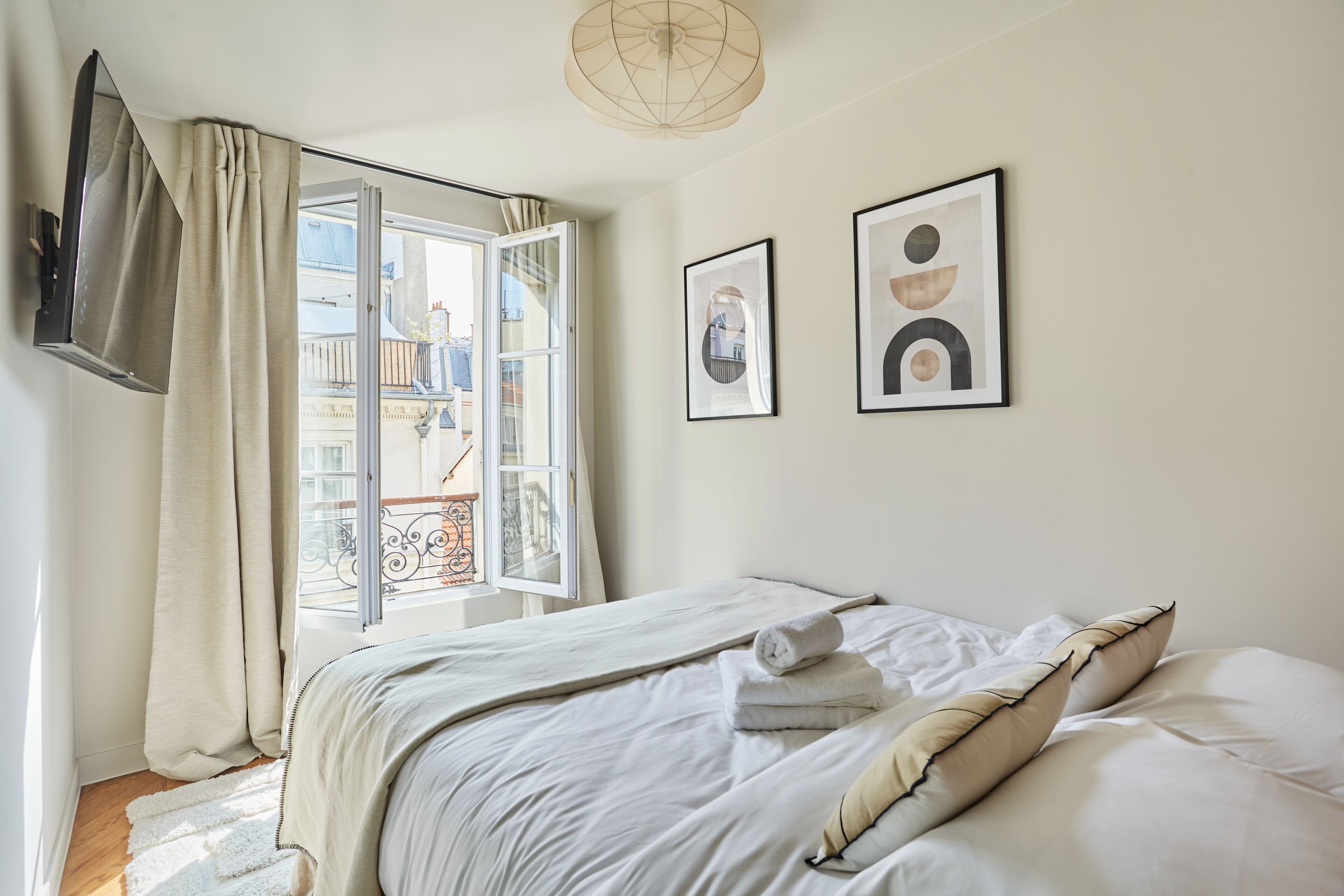 Classic Apartment (n°10) | 1 bedroom, free WiFi, bed sheets