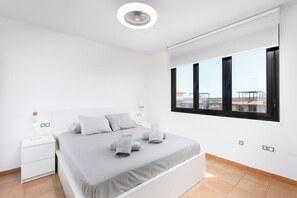 2 室のベッドルーム、アイロン / アイロン台、WiFi、ベッドシーツ