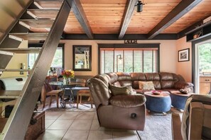 Video games - River Cottage (Yacolt)