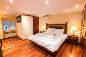 Classic Apartment | 1 bedroom, desk, soundproofing, free WiFi - Corfu Liston Romantica by Corfu Escapes (Corfu)