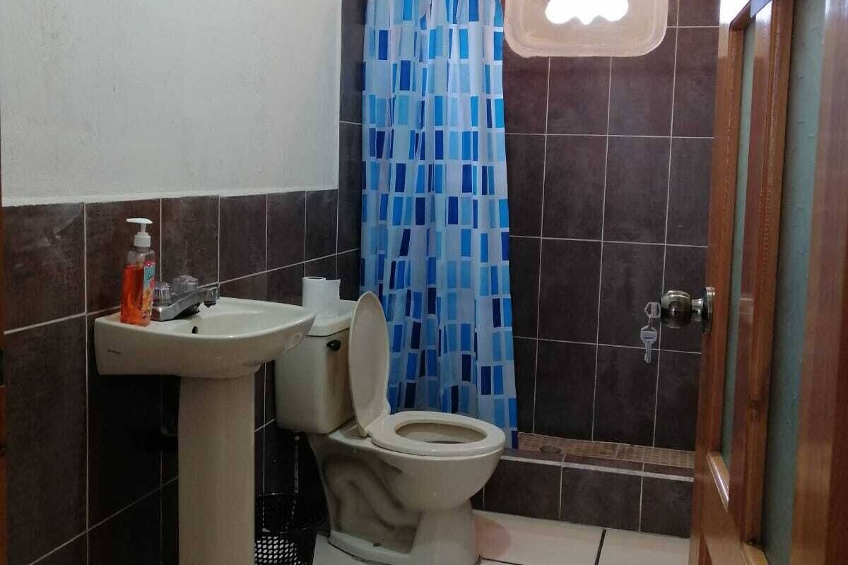 Basic Double or Twin Room | Bathroom