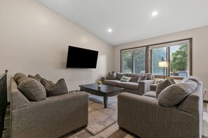 Smart TV, video games