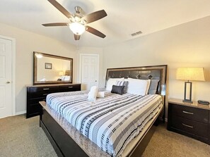 4 habitaciones, tabla de planchar con plancha, wifi y ropa de cama
