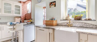 5 bedroom accommodation in Solva